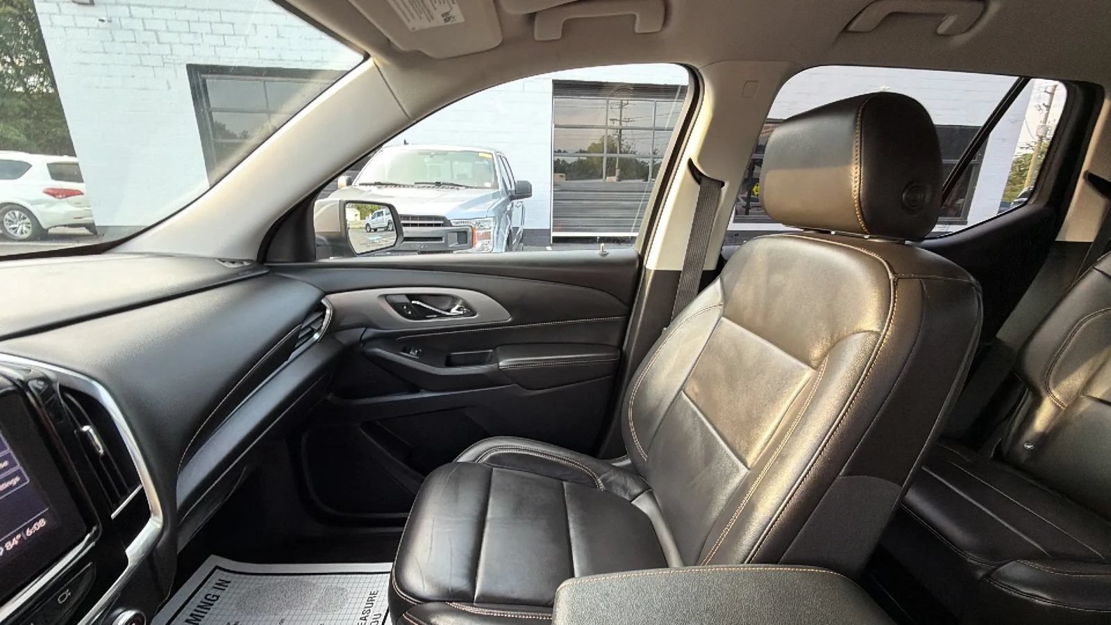 Used 2021 Chevrolet Traverse LT AWD/4WD image 38
