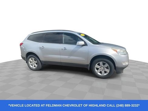 Used 2011 Chevrolet Traverse LT w/ Personal Connectivity Package FWD image 2