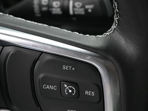 Used 2022 Jeep Wrangler Unlimited Sahara w/ Cold Weather Group AWD/4WD image 17