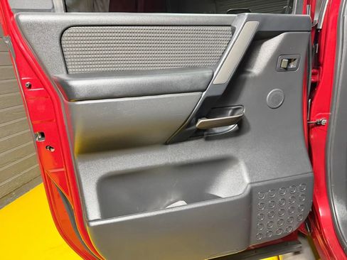 Used 2014 Nissan Titan SV w/ SV Premium Utility Package image 15