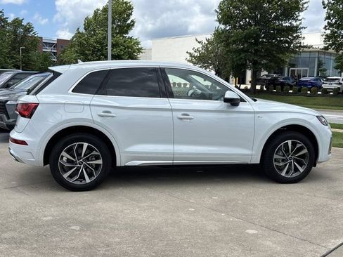Used 2024 Audi Q5 2.0T Premium Plus w/ Premium Plus Package AWD/4WD image 2
