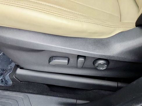 Used 2023 Subaru Ascent Limited w/ Technology Package AWD/4WD image 12