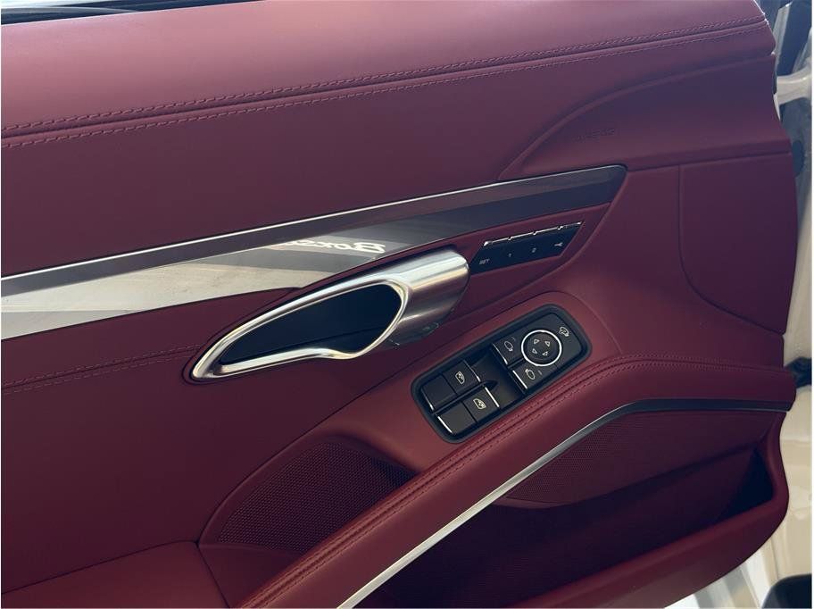 Used 2024 Porsche 718 Boxster S RWD image 9