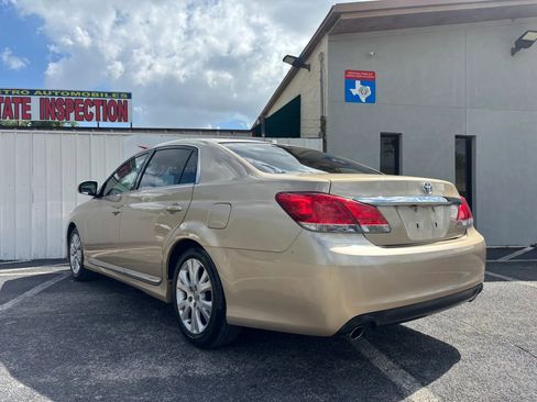 Used 2011 Toyota Avalon image 4
