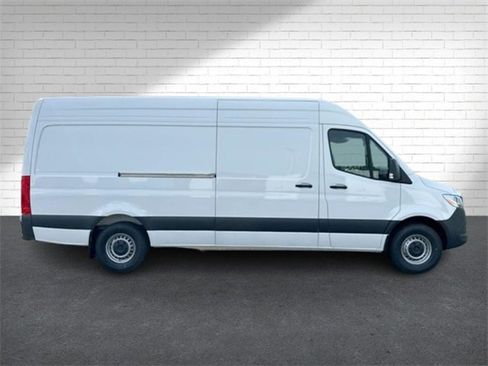 New 2025 Mercedes-Benz Sprinter 2500 image 10