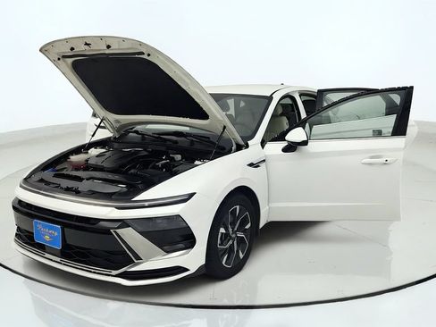 Used 2025 Hyundai Sonata SEL FWD image 10