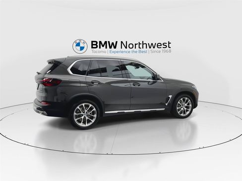 New 2026 BMW X5 xDrive40i w/ Climate Comfort Package AWD/4WD image 4