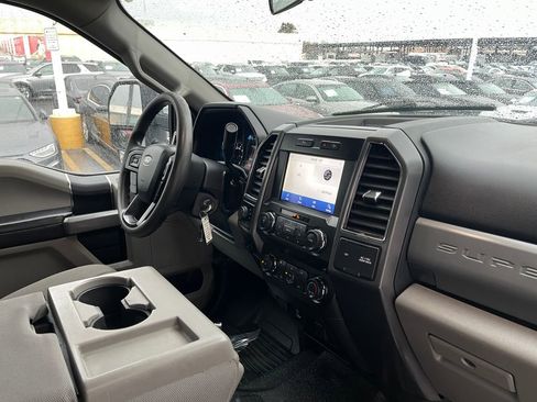 Used 2021 Ford F250 XLT w/ FX4 Off-Road Package image 16