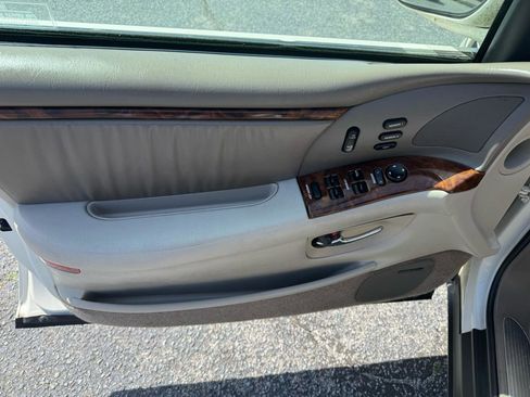 Used 2003 Buick Park Avenue Ultra w/ Ultra Luxury Package image 11