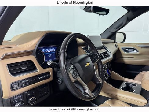 Used 2021 Chevrolet Suburban Premier w/ Premium Package image 36