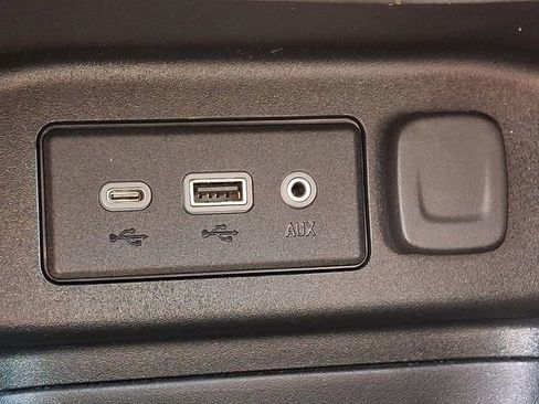 Used 2022 Chevrolet Equinox RS w/ LPO, Floor Liner Package AWD/4WD image 23