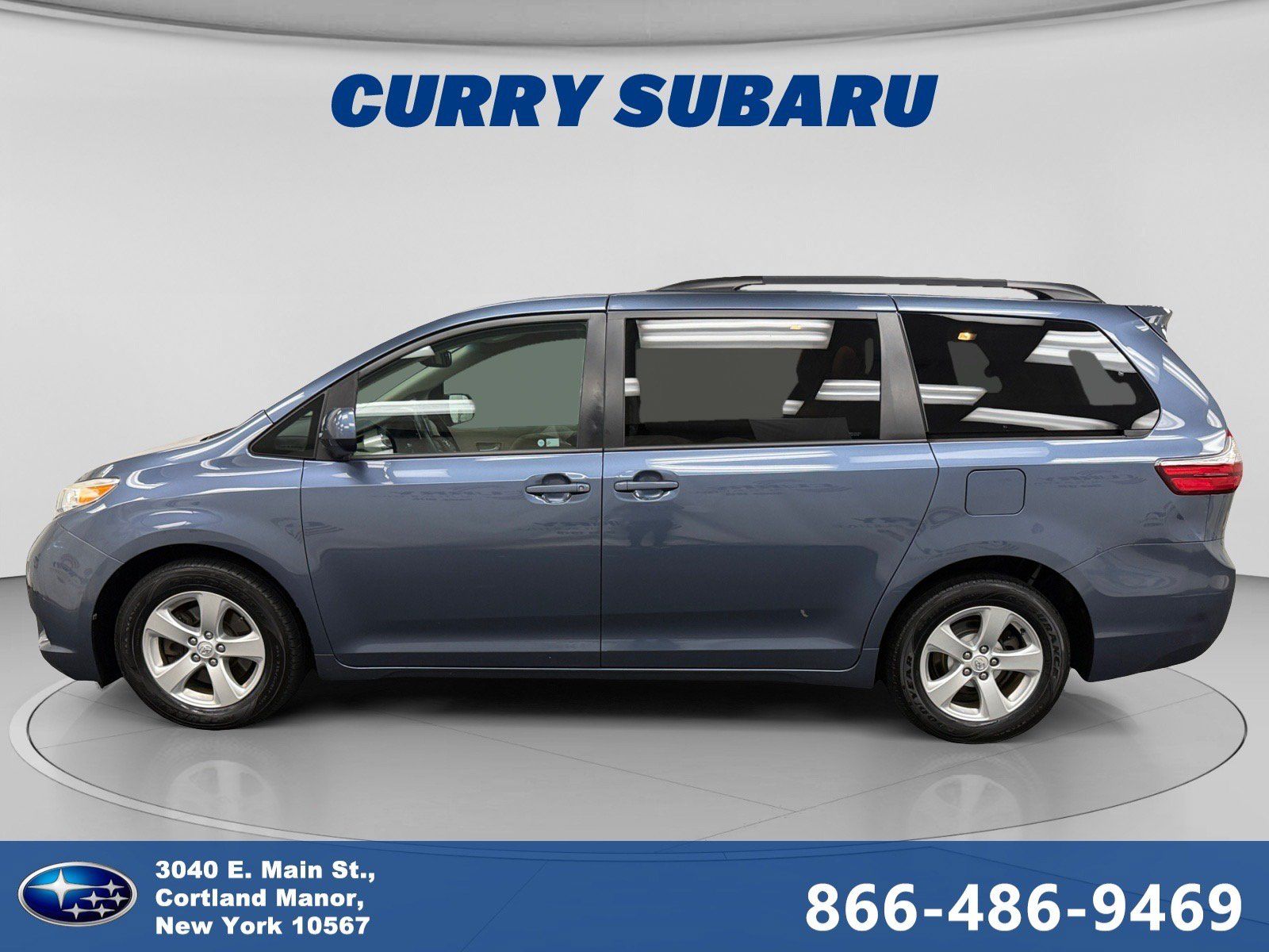 Used 2017 Toyota Sienna LE FWD image 2