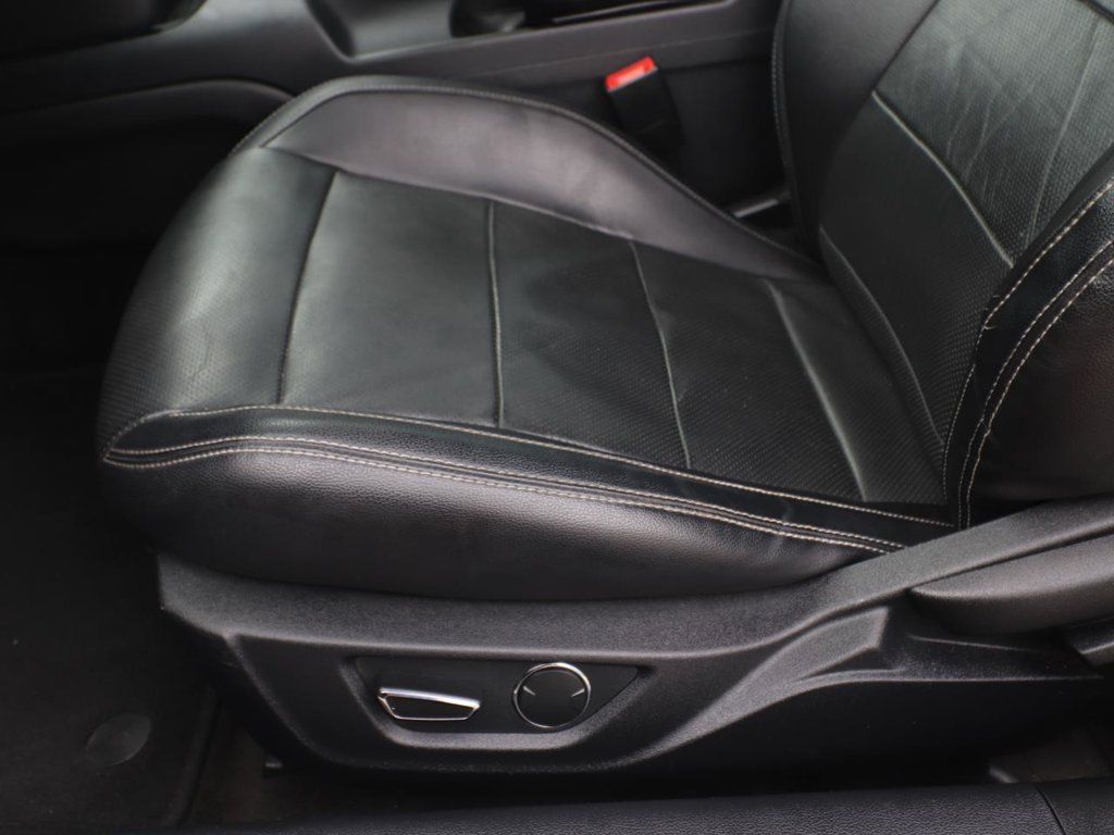 Used 2018 Ford Mustang Premium RWD image 16
