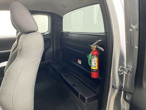 Used 2022 Toyota Tacoma SR image 15