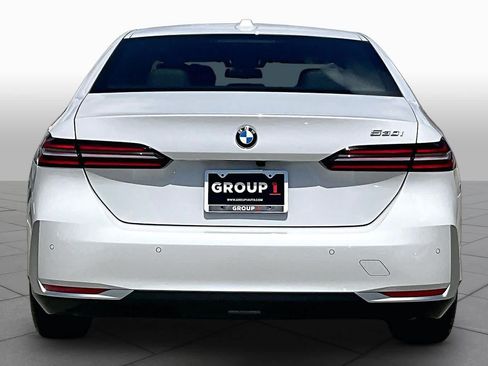 Used 2026 BMW 530i RWD image 4