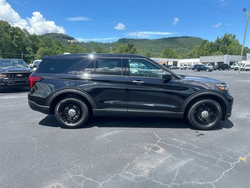 New 2025 Ford Explorer 4WD Police Interceptor image 4