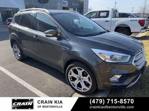 Used 2019 Ford Escape Titanium image 4