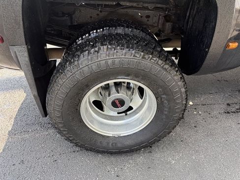 Used 2019 GMC Sierra 3500 Denali w/ Duramax Plus Package AWD/4WD image 28