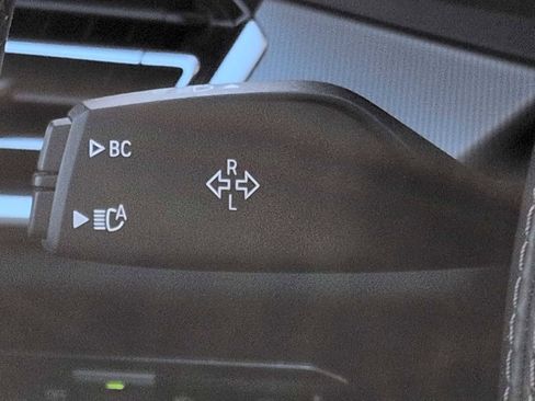 Used 2023 BMW X5 xDrive40i w/ M Sport Package image 29