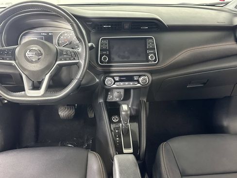 Used 2019 Nissan Kicks SR w/ SR Premium Package FWD image 18