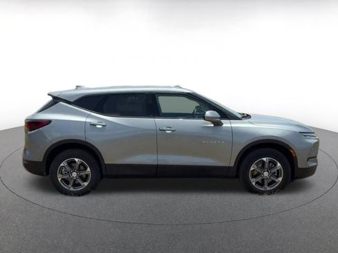 Used 2026 Chevrolet Blazer LT FWD image 13