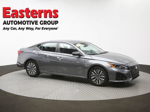Used 2024 Nissan Altima 2.5 SV FWD image 47