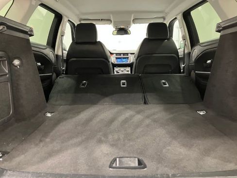 Used 2018 Land Rover Range Rover Evoque SE image 28