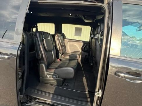Used 2018 Dodge Grand Caravan GT FWD image 35