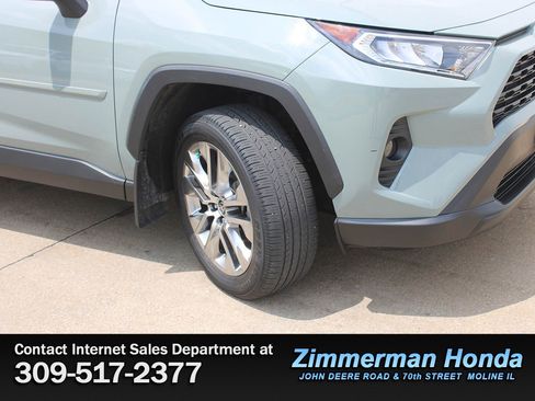 Used 2021 Toyota RAV4 XLE Premium AWD/4WD image 22