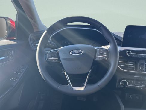 Used 2022 Ford Escape SEL image 17