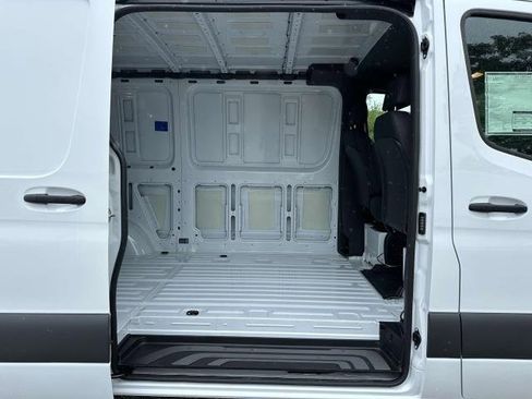 Used 2024 Mercedes-Benz Sprinter 2500 image 18