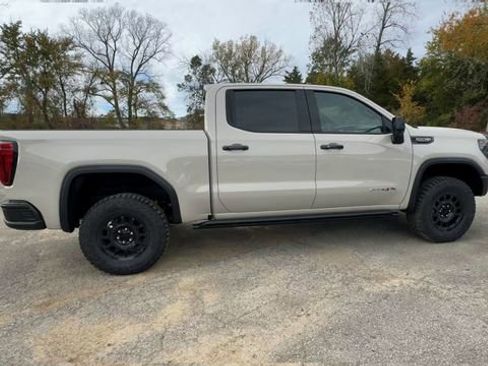 New 2026 GMC Sierra 1500 AT4X w/ AT4X AEV Edition image 9