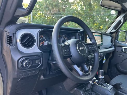 New 2026 Jeep Gladiator Sport image 10