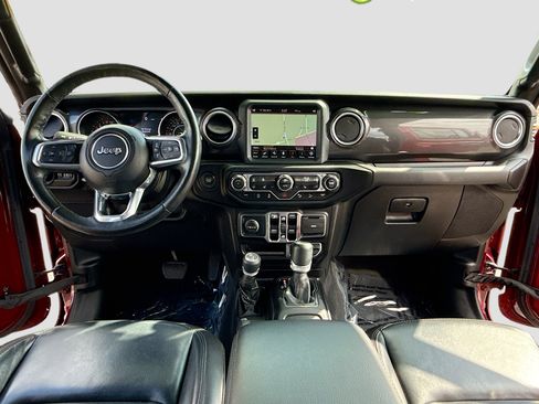 Used 2021 Jeep Wrangler Unlimited Sahara image 3