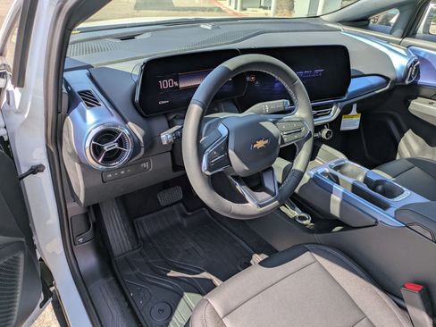 Used 2026 Chevrolet Equinox EV LT image 10