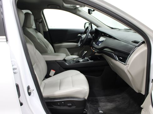 Certified 2023 Cadillac XT4 Premium Luxury w/ Enhanced Visibility Package FWD image 27