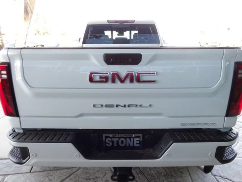 New 2026 GMC Sierra 3500 Denali w/ Denali Reserve Package AWD/4WD image 6