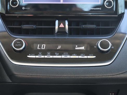 Used 2022 Toyota Corolla LE image 21