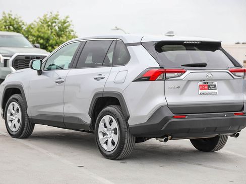 Used 2024 Toyota RAV4 LE AWD/4WD image 7