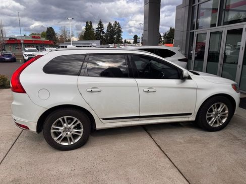 Used 2015 Volvo XC60 T5 Premier image 4