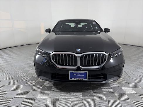 Used 2024 BMW 530i xDrive image 2