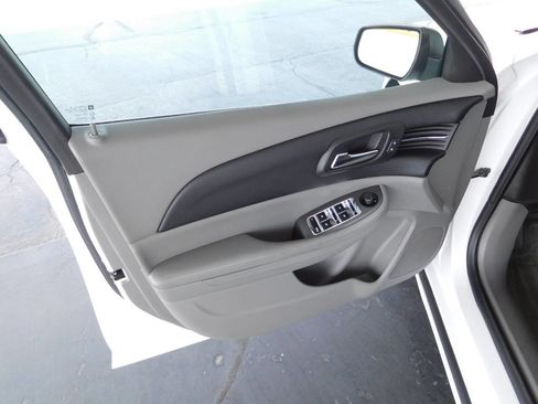 Used 2013 Chevrolet Malibu LS image 19