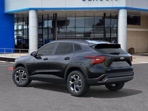 New 2026 Chevrolet Trax LT w/ Driver Confidence Package FWD image 3