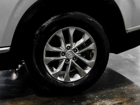 Used 2019 Hyundai Santa Fe SE image 48