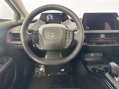 Certified 2025 Toyota Prius Plug-In Hybrid image 32