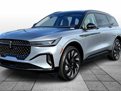 New 2025 Lincoln Nautilus Reserve image 2