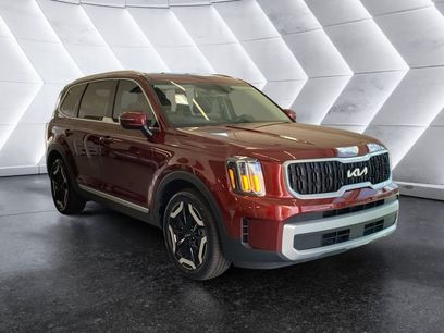 Used 2024 Kia Telluride EX w/ EX Captain's Chair Package
