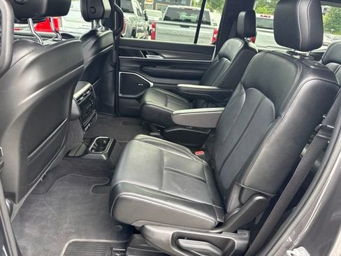 Used 2024 Jeep Wagoneer Series II AWD/4WD image 21