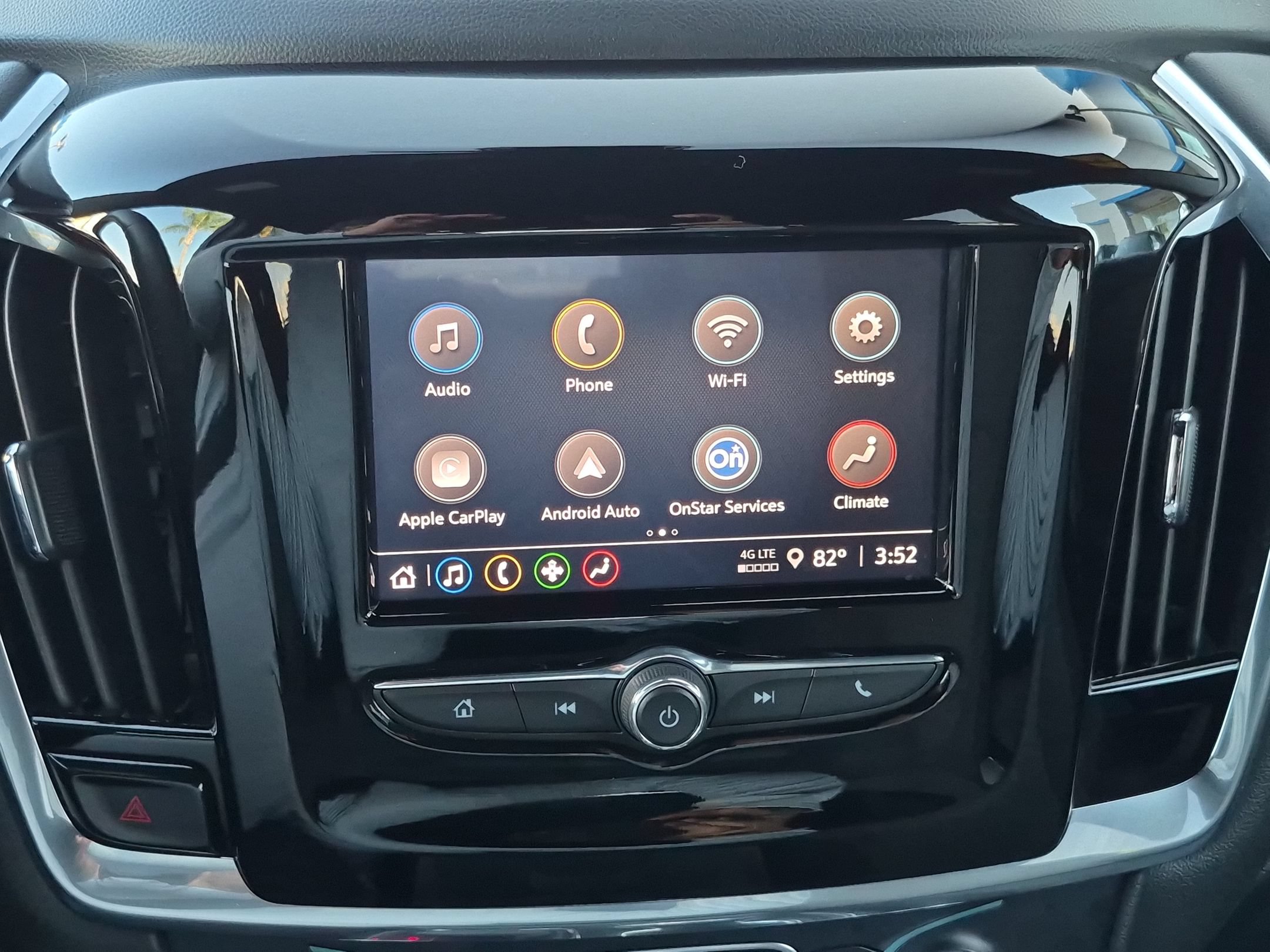 Used 2023 Chevrolet Traverse LT w/ LPO, Floor Liner Package FWD image 18