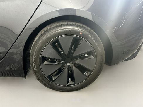 Used 2025 Tesla Model 3 Long Range RWD image 11